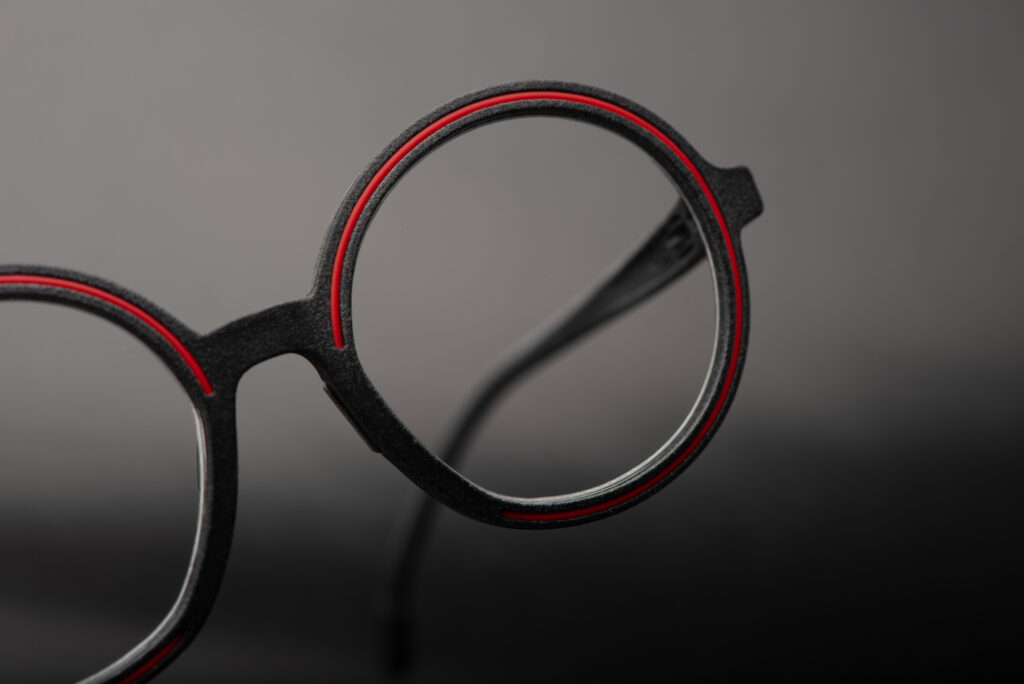 rolf eyewear new wire collection design NERO silmo detail02 rolf.