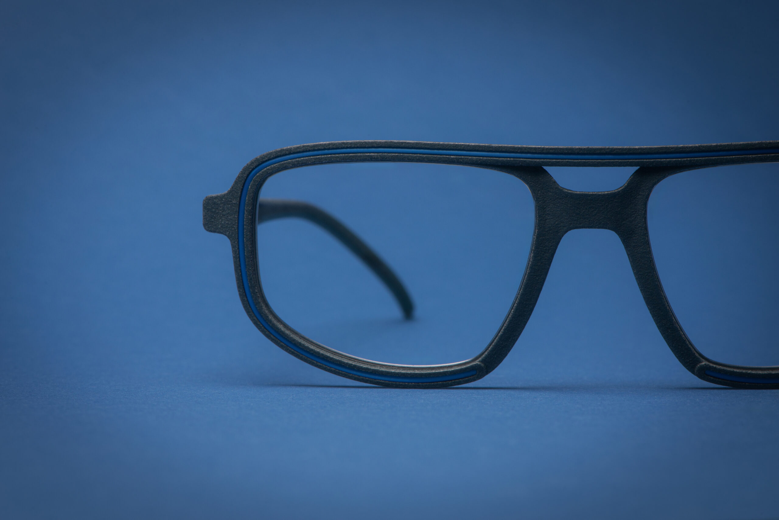 rolf-spectacles-TRIK-award-winning-red-dot-wire-collection